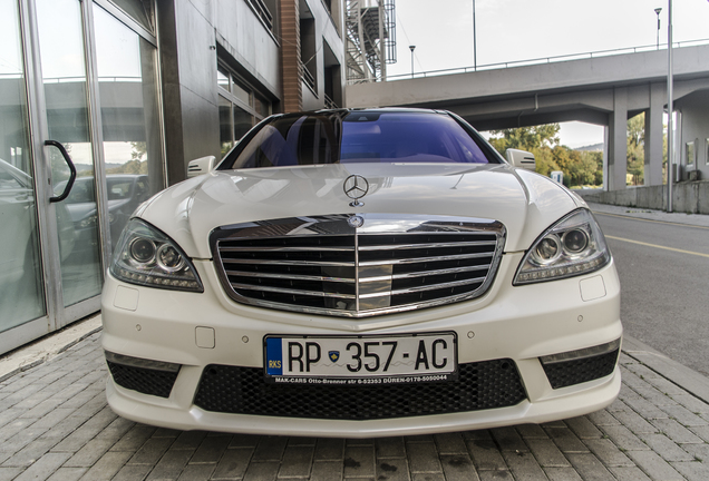 Mercedes-Benz S 63 AMG W221 2011