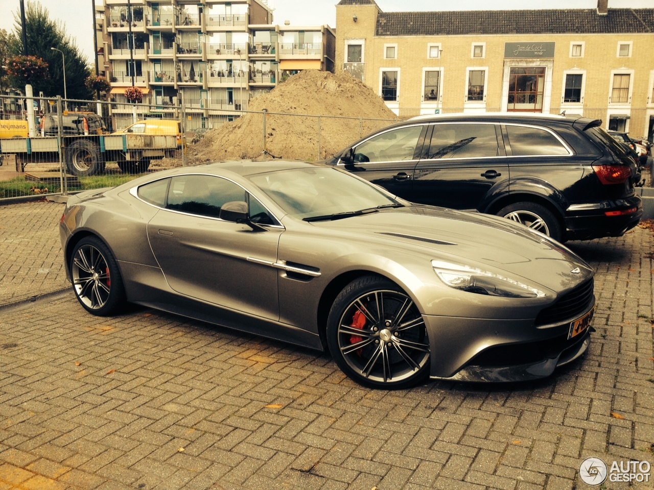 Aston Martin Vanquish 2013