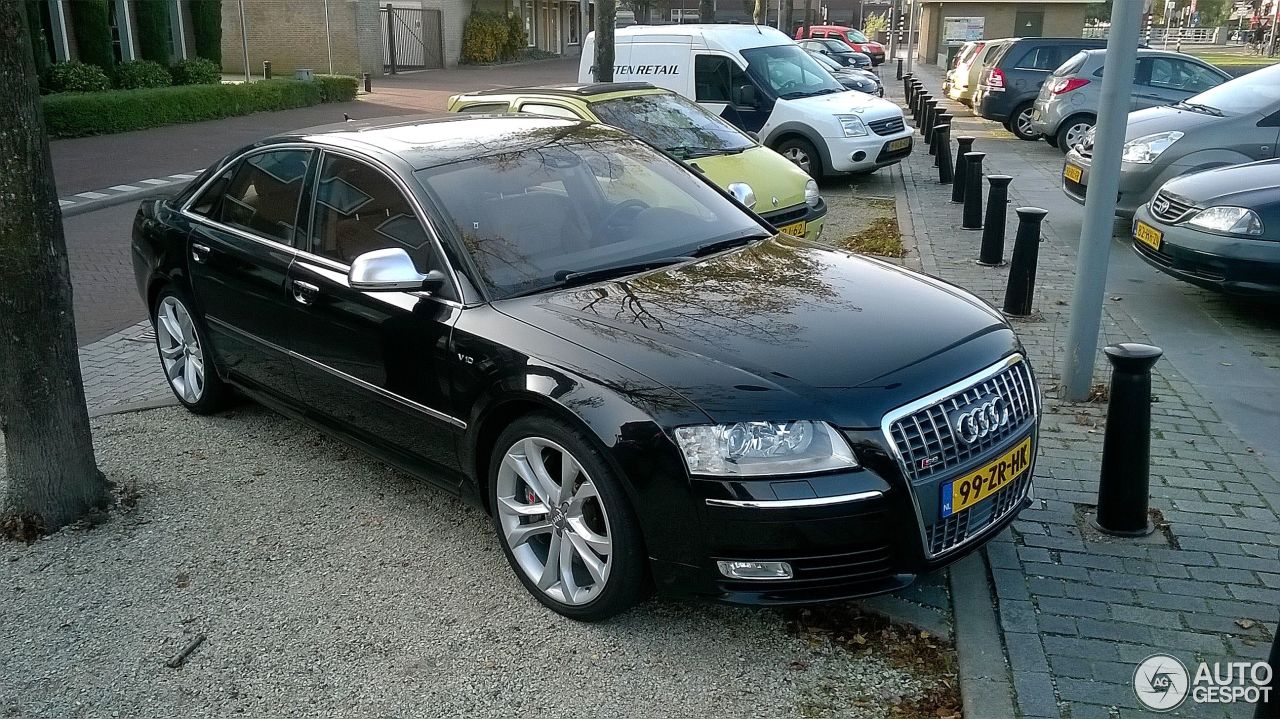 Audi S8 D3