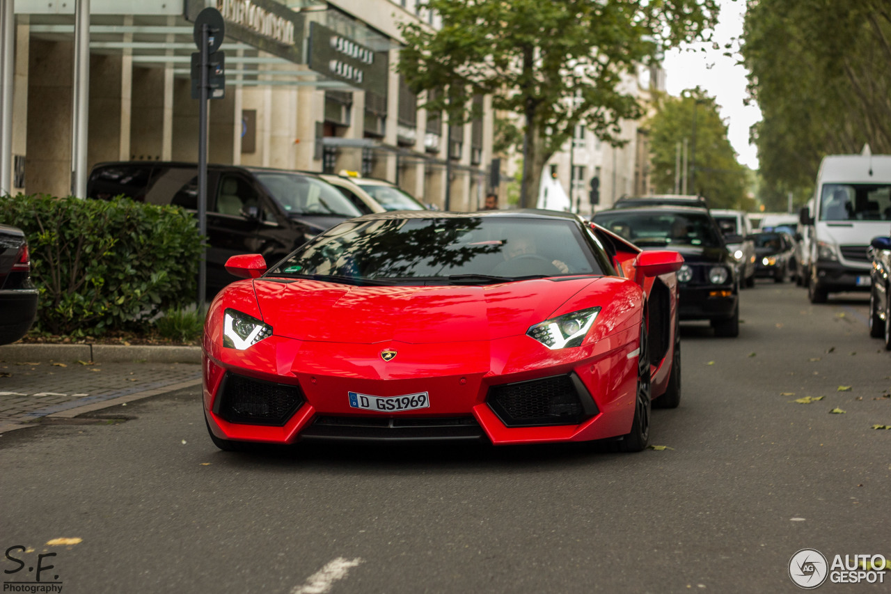 Lamborghini Aventador LP700-4 Roadster