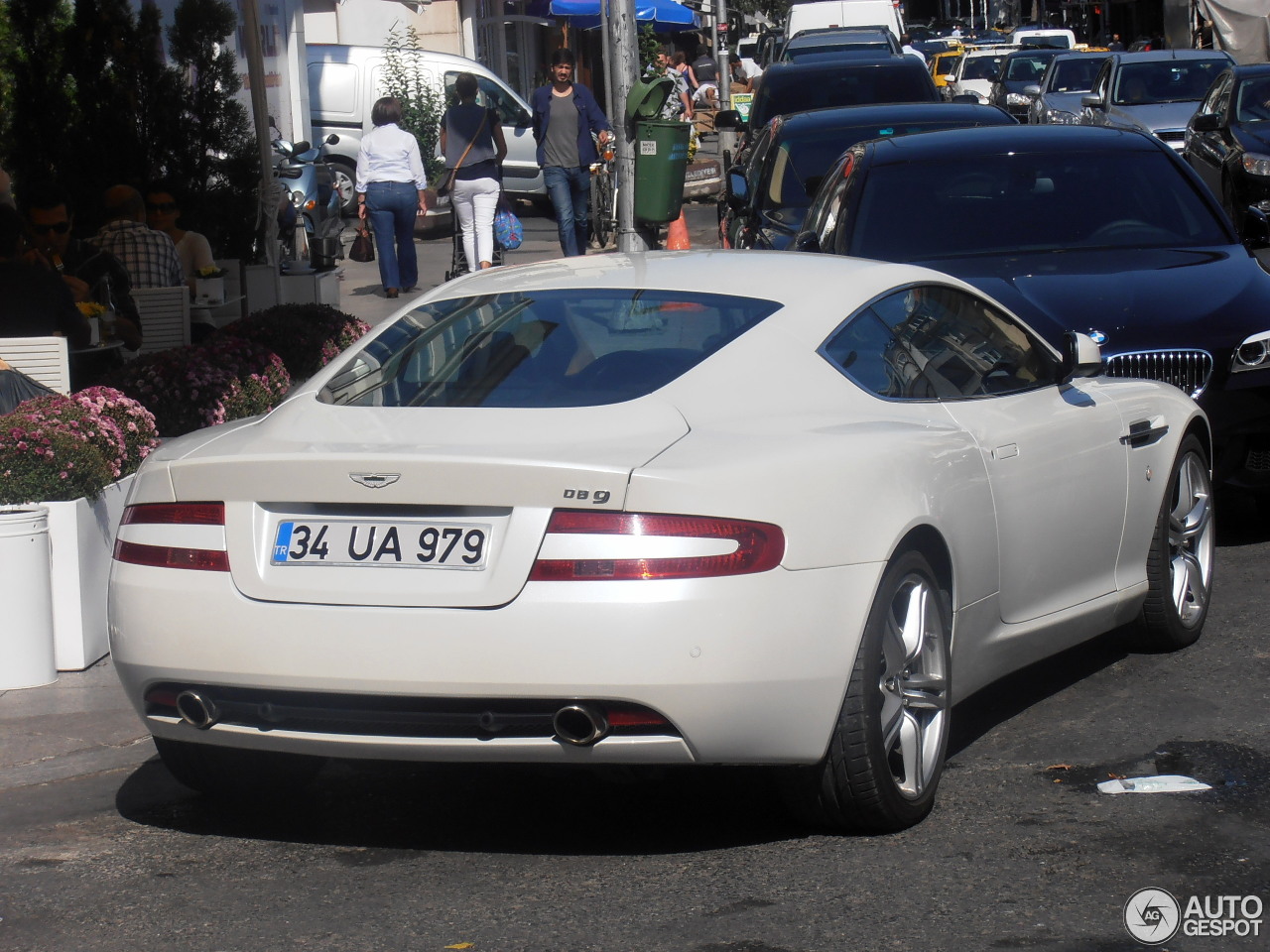 Aston Martin DB9