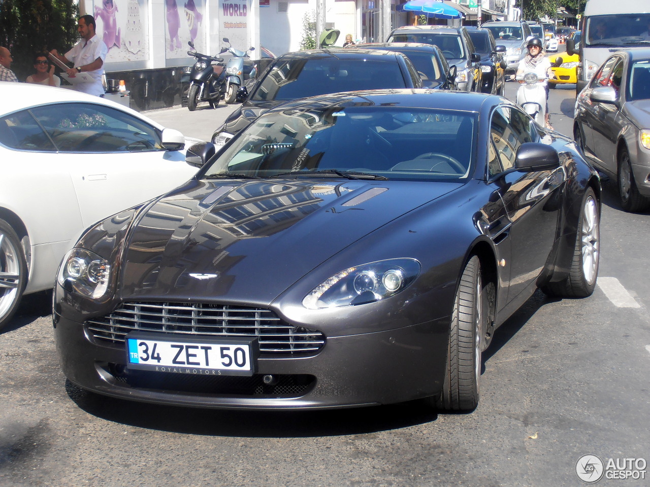 Aston Martin V8 Vantage