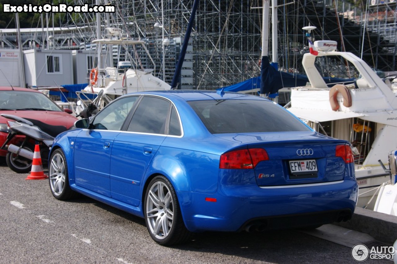 Audi RS4 Sedan