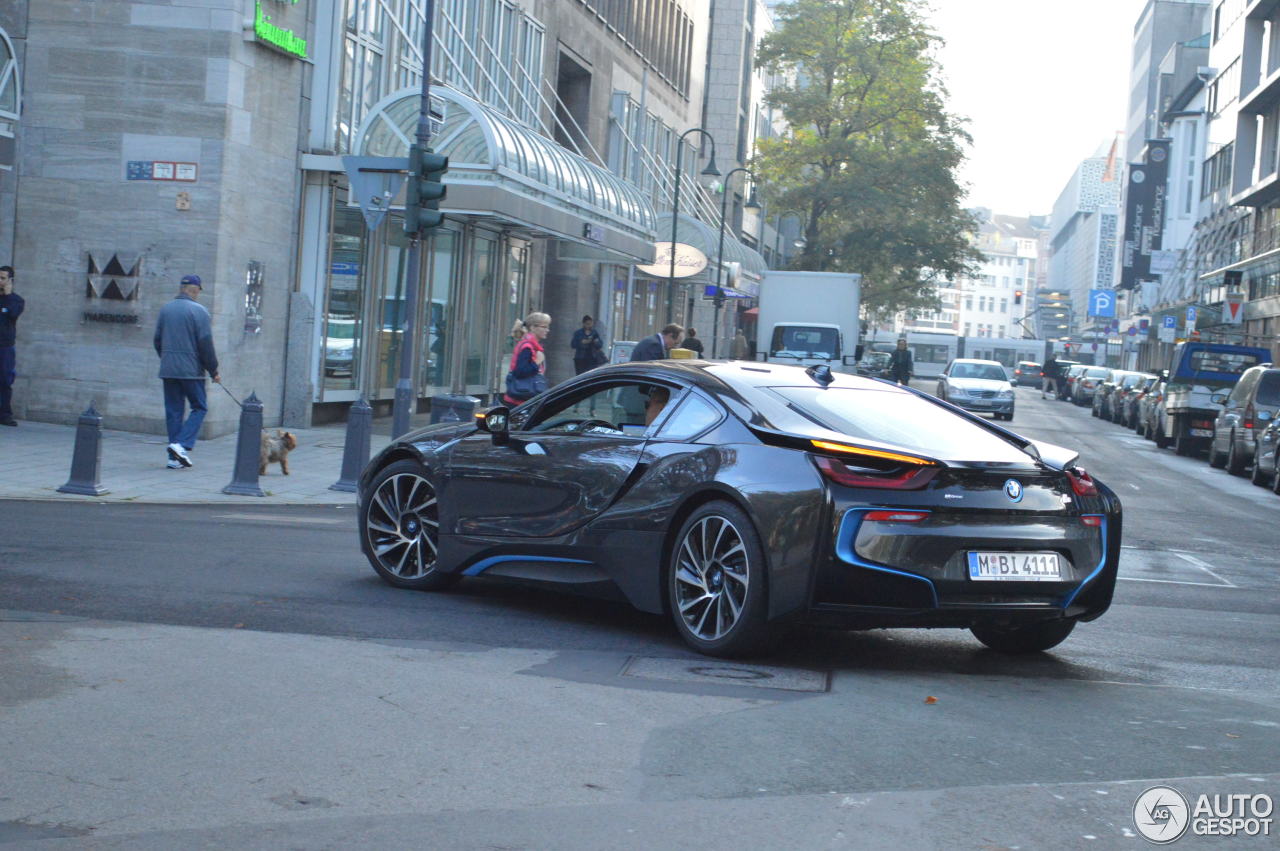 BMW i8