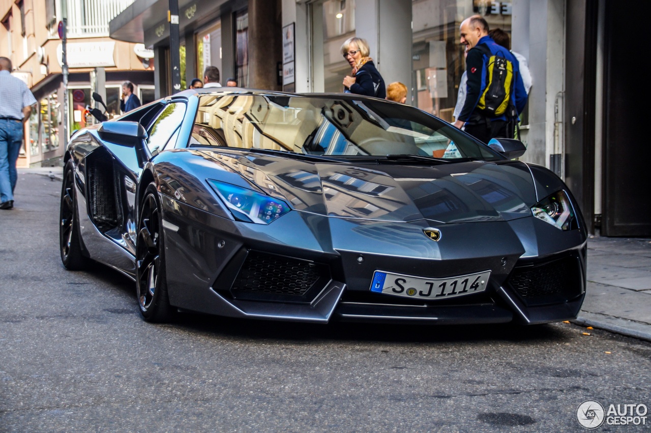 Lamborghini Aventador LP700-4 Roadster