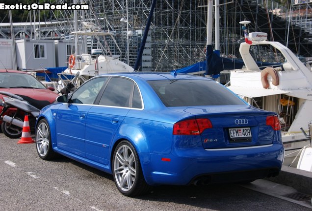 Audi RS4 Sedan