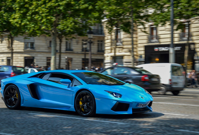 Lamborghini Aventador LP700-4