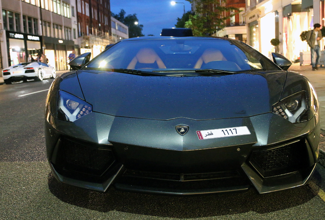 Lamborghini Aventador LP700-4 Roadster