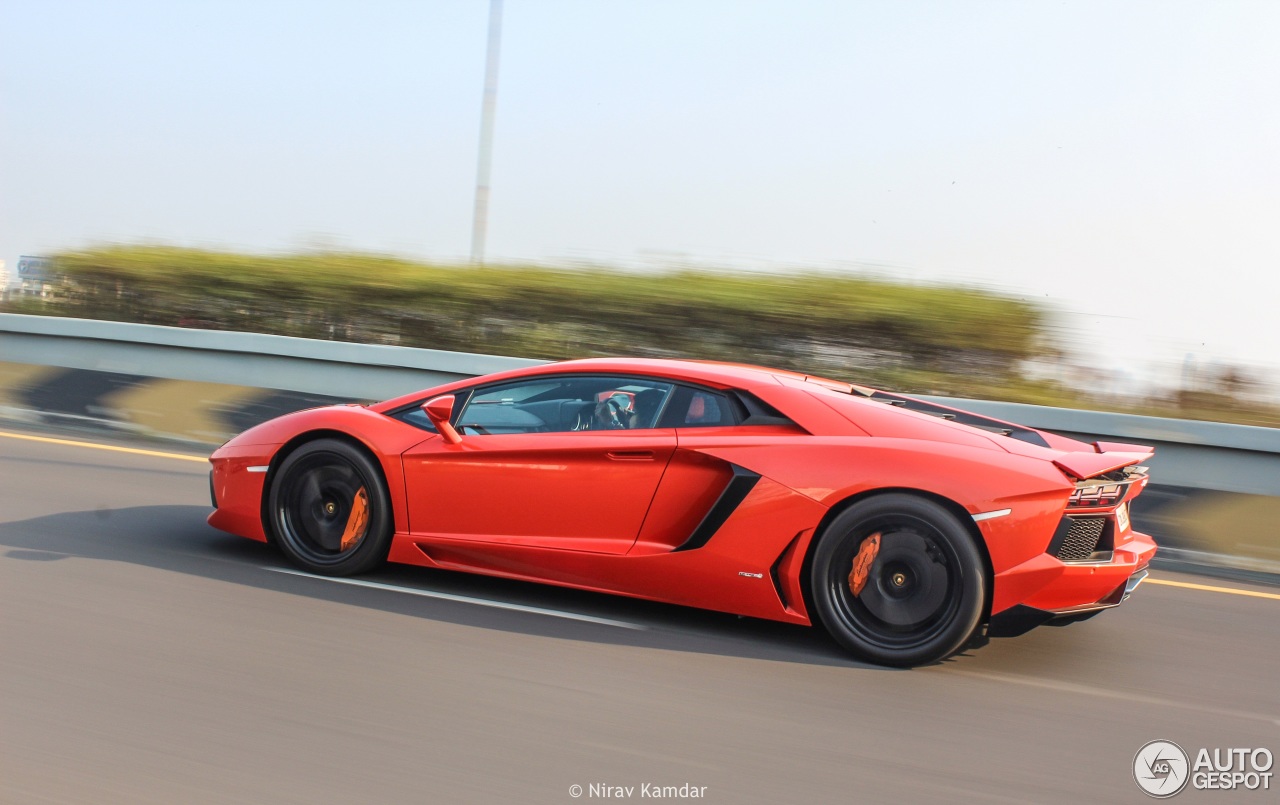 Lamborghini Aventador LP700-4