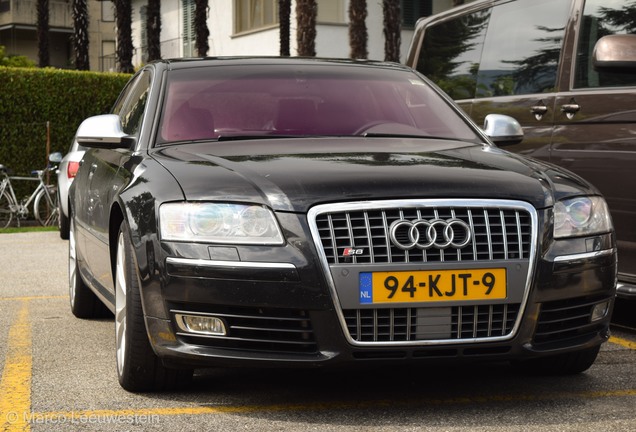 Audi S8 D3