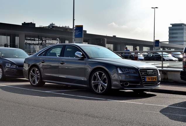 Audi S8 D4