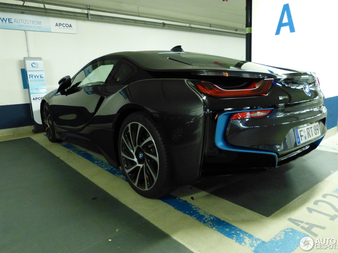 BMW i8