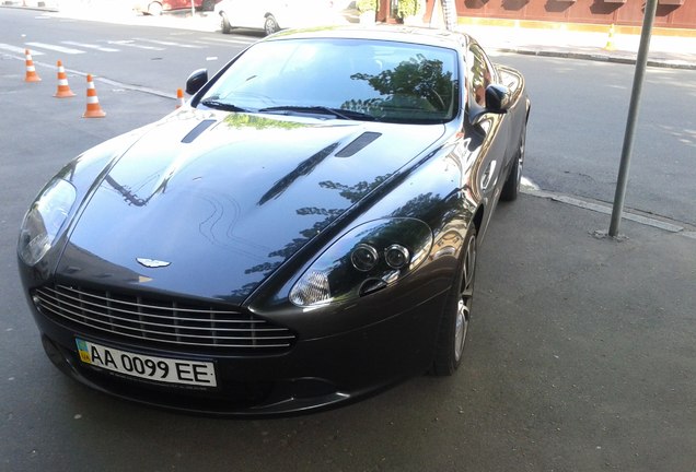 Aston Martin DB9 2010