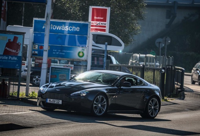 Aston Martin V12 Vantage