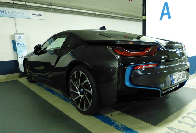 BMW i8