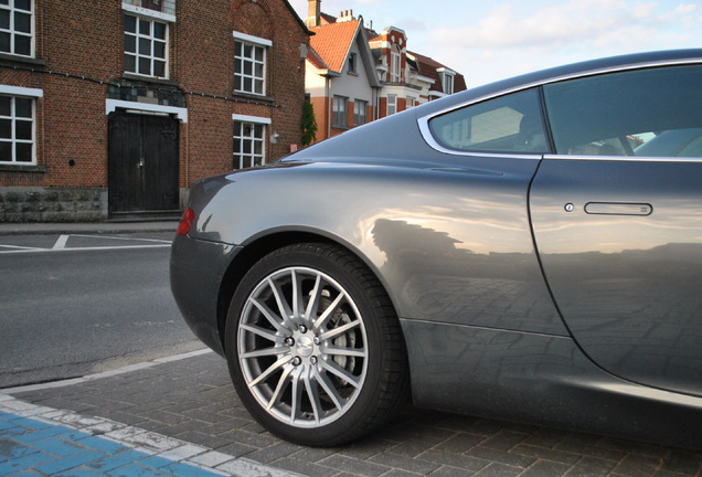 Aston Martin DB9