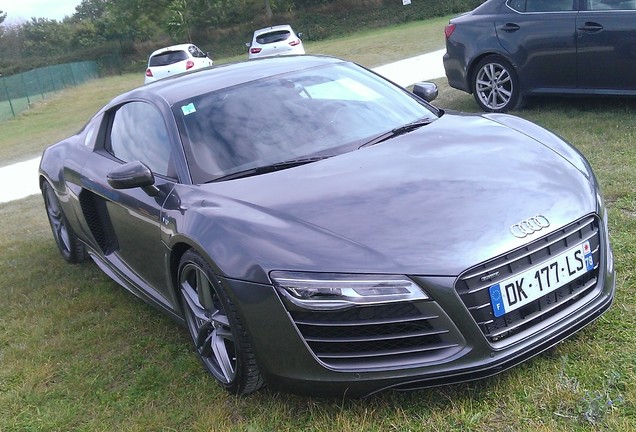 Audi R8 V10 Plus 2013