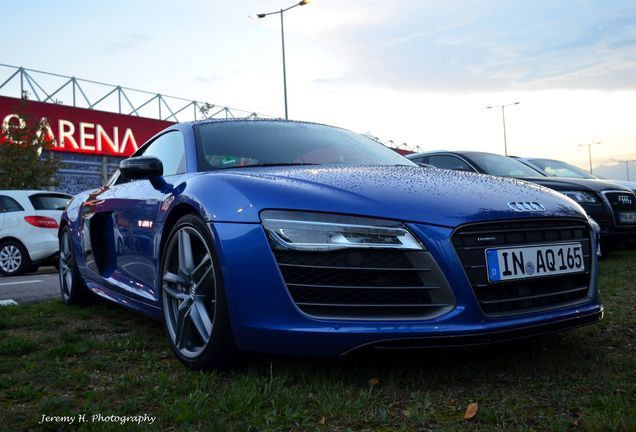 Audi R8 V10 Plus 2013