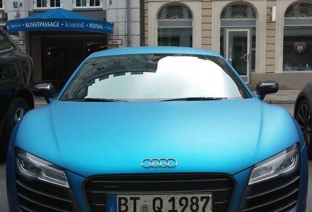 Audi R8 V10 Plus 2013