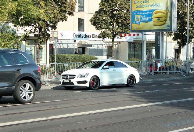 Mercedes-Benz CLA 45 AMG C117