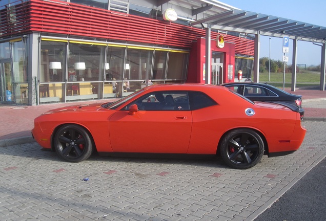 Dodge Challenger SRT-8