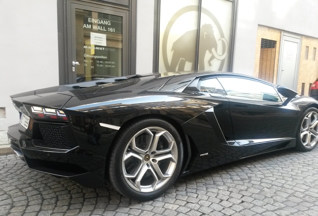 Lamborghini Aventador LP700-4