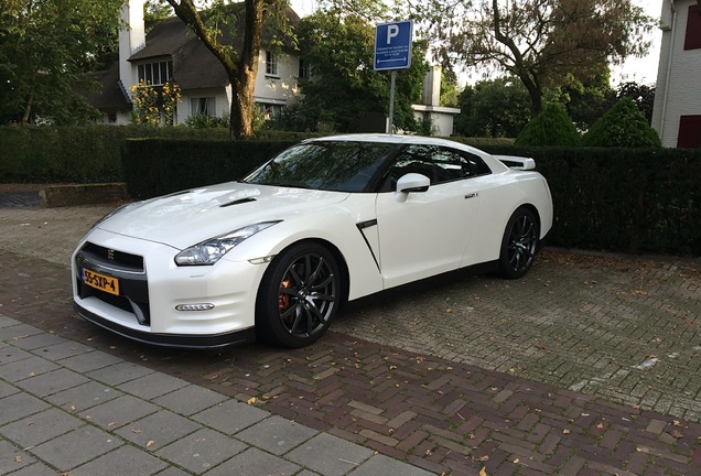 Nissan GT-R 2011