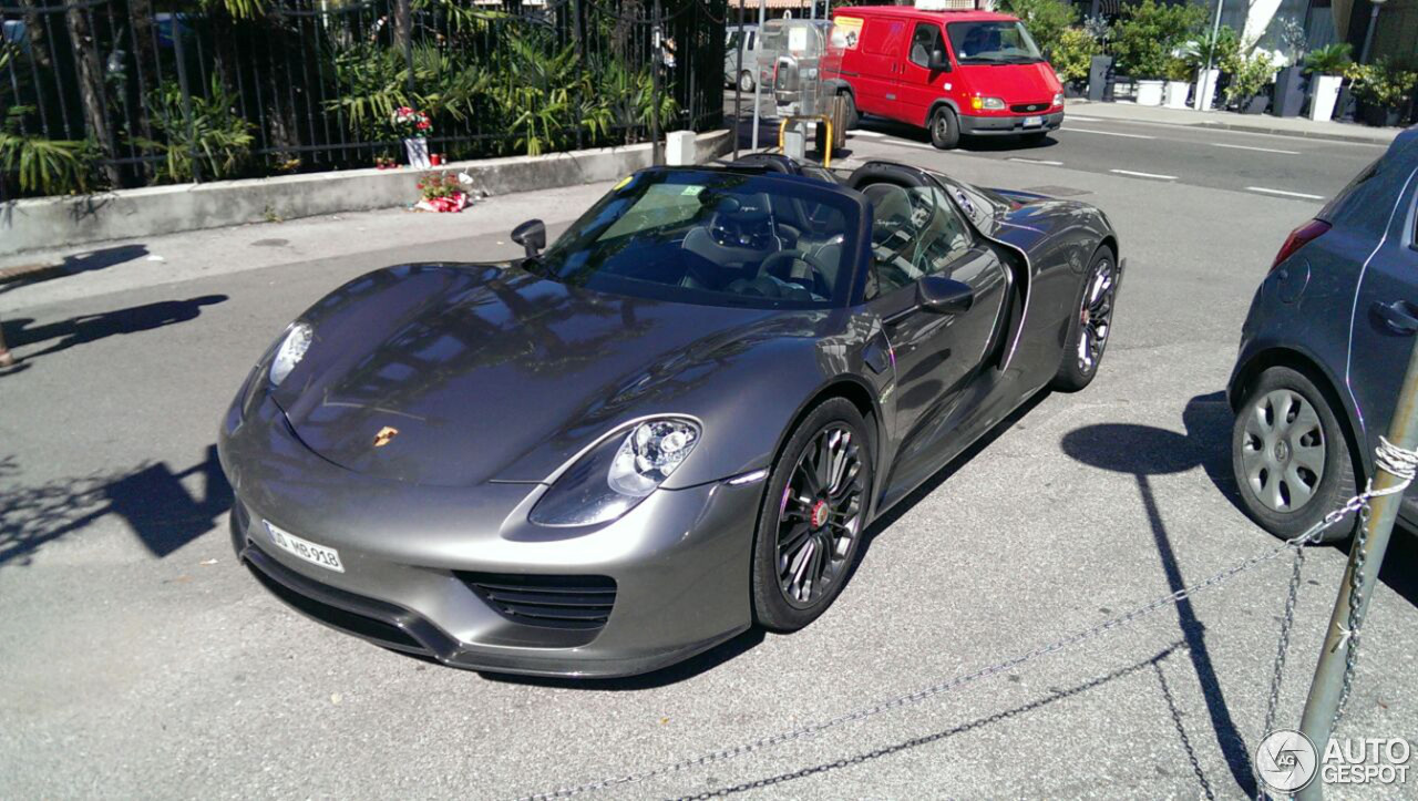 Porsche 918 Spyder Weissach Package