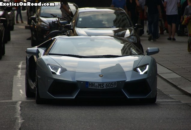 Lamborghini Aventador LP700-4 Roadster