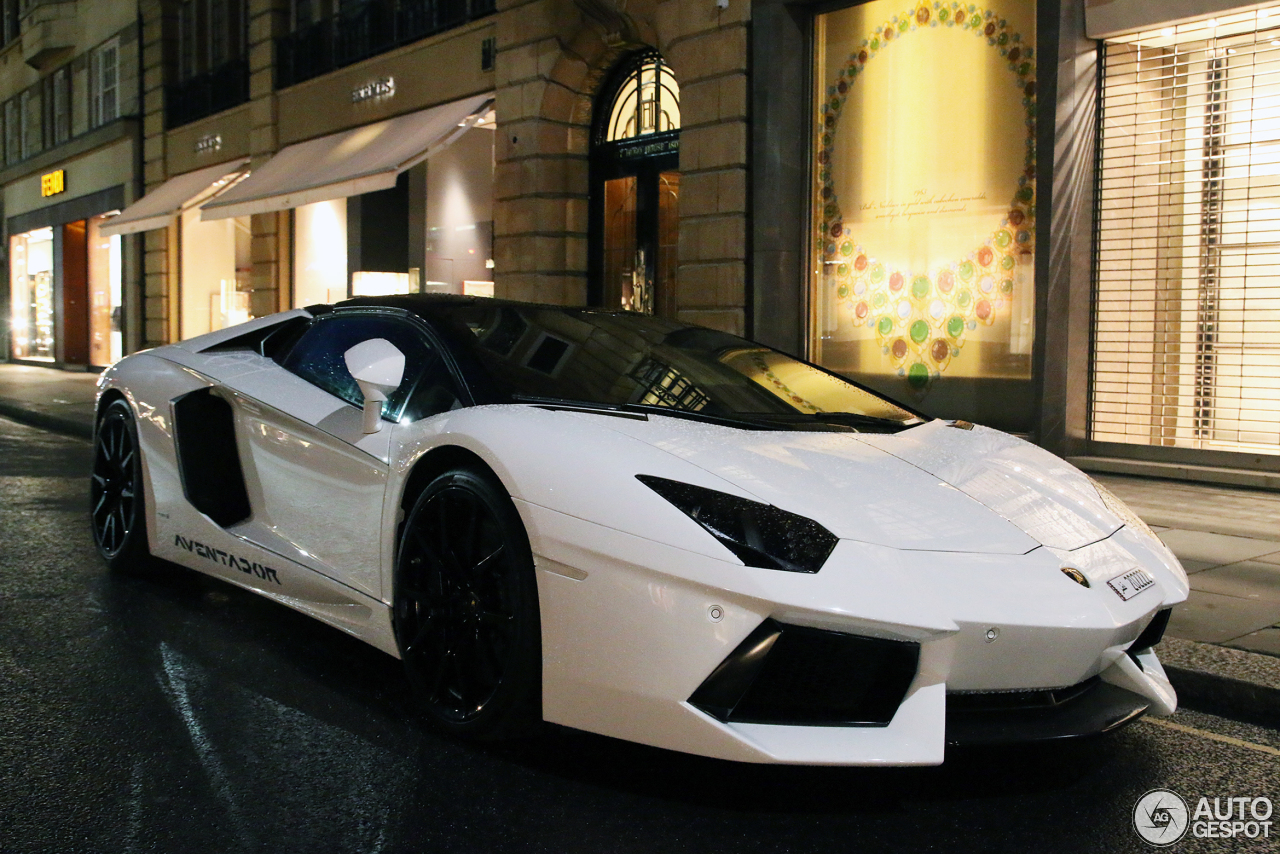 Lamborghini Aventador LP700-4 Roadster