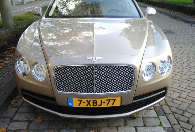 Bentley Flying Spur V8