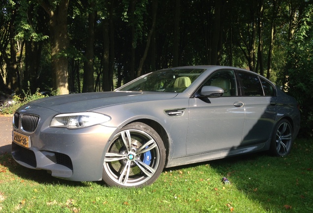 BMW M5 F10 2011