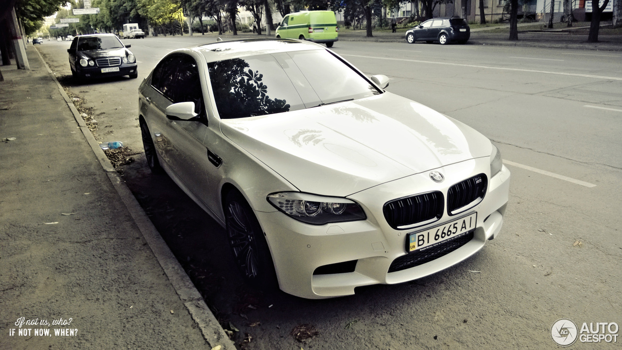 BMW M5 F10 2011