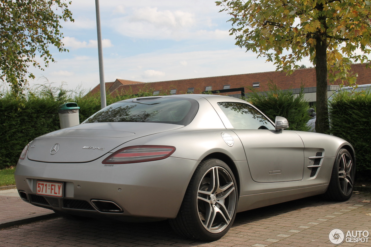 Mercedes-Benz SLS AMG