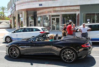 Aston Martin Vanquish Volante