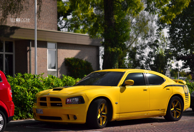 Dodge Charger SRT-8 Super Bee