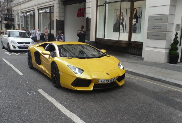 Lamborghini Aventador LP700-4