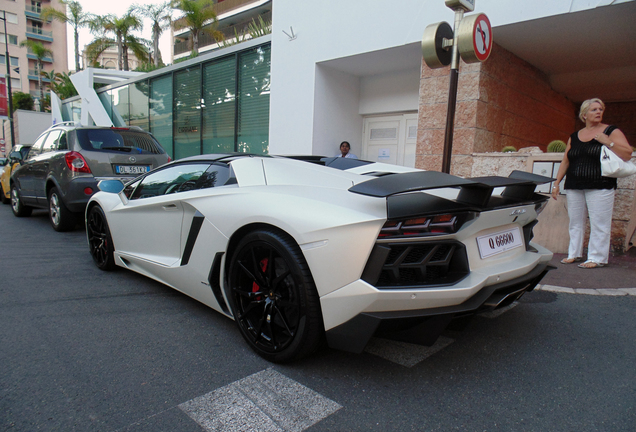 Lamborghini Aventador LP700-4 Roadster