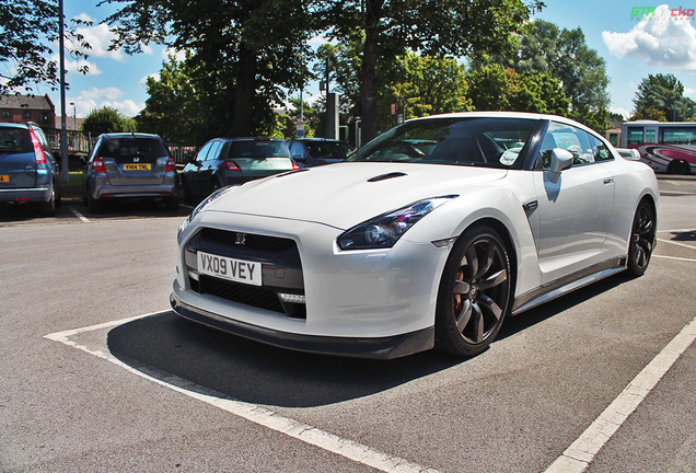 Nissan GT-R