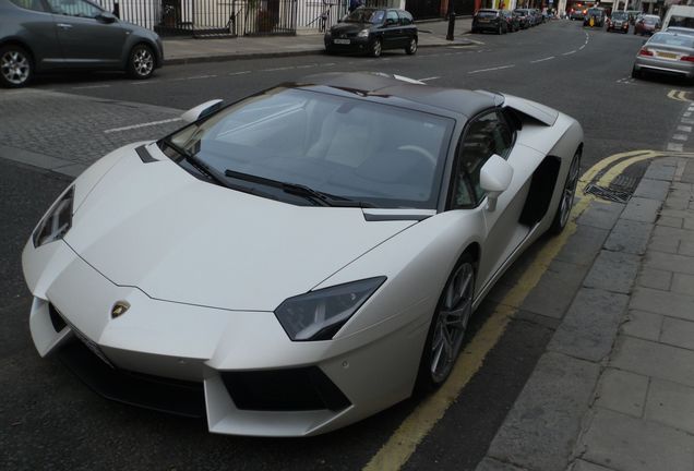 Lamborghini Aventador LP700-4 Roadster