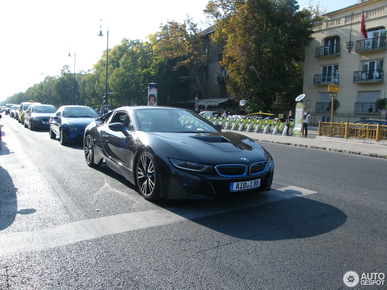 BMW i8