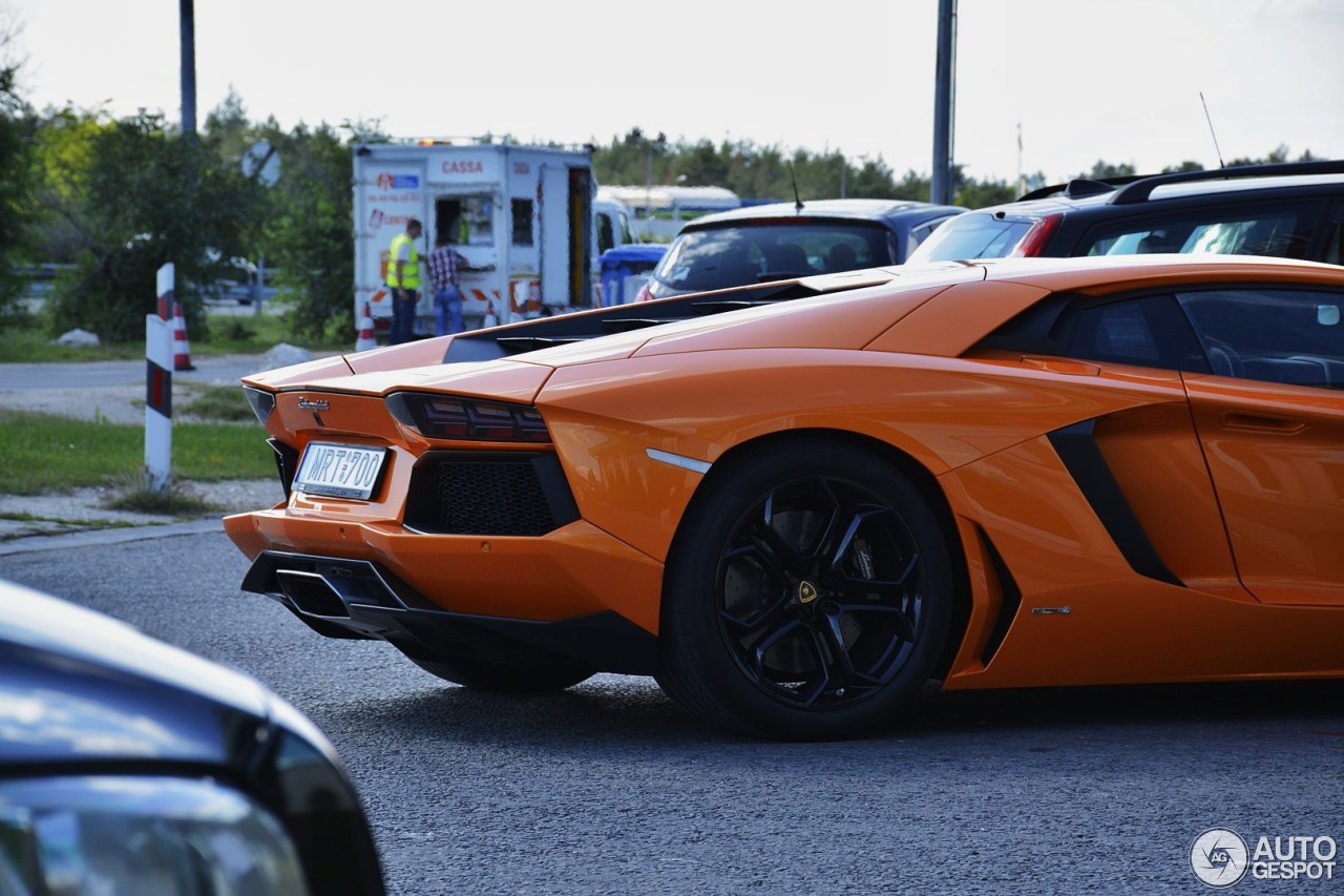 Lamborghini Aventador LP700-4