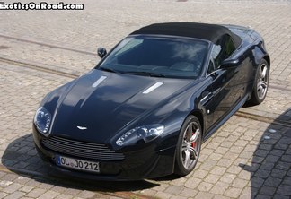 Aston Martin V8 Vantage N400 Roadster