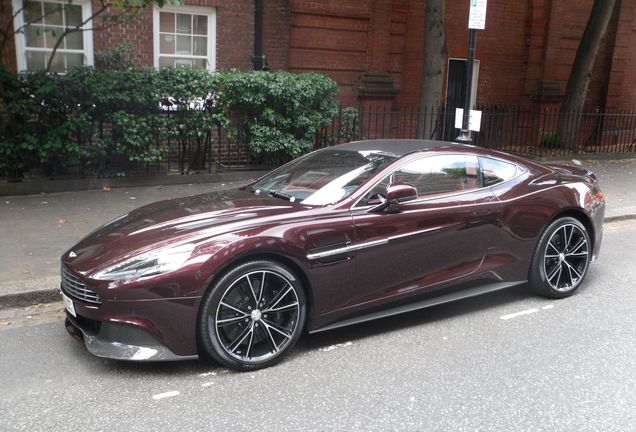 Aston Martin Vanquish 2013