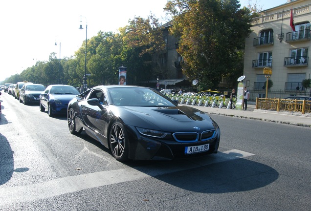 BMW i8