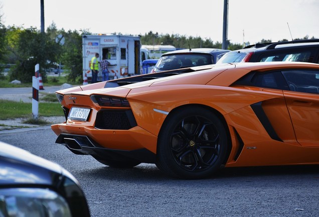 Lamborghini Aventador LP700-4