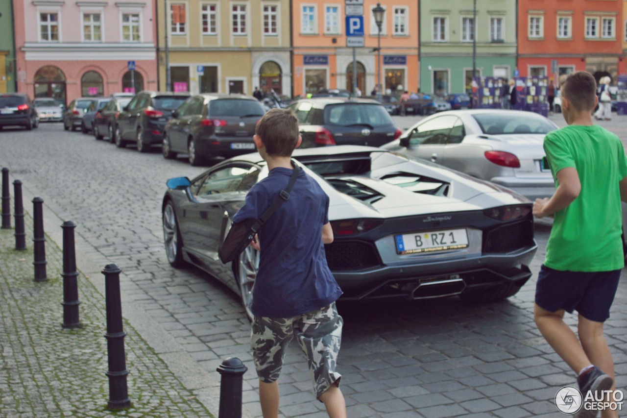 Lamborghini Aventador LP700-4 Roadster