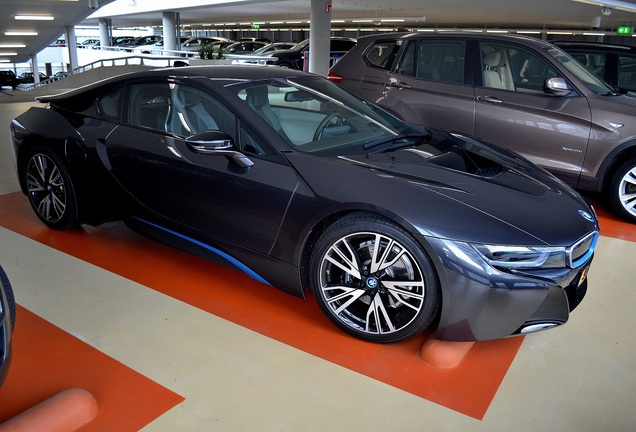 BMW i8