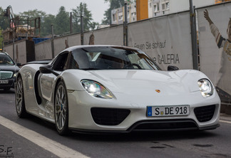 Porsche 918 Spyder Weissach Package