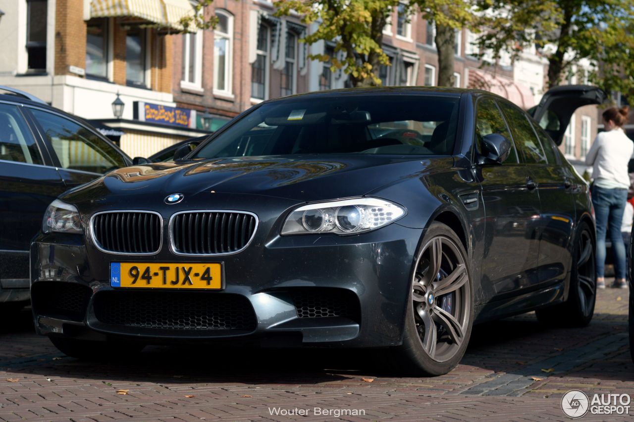 BMW M5 F10 2011